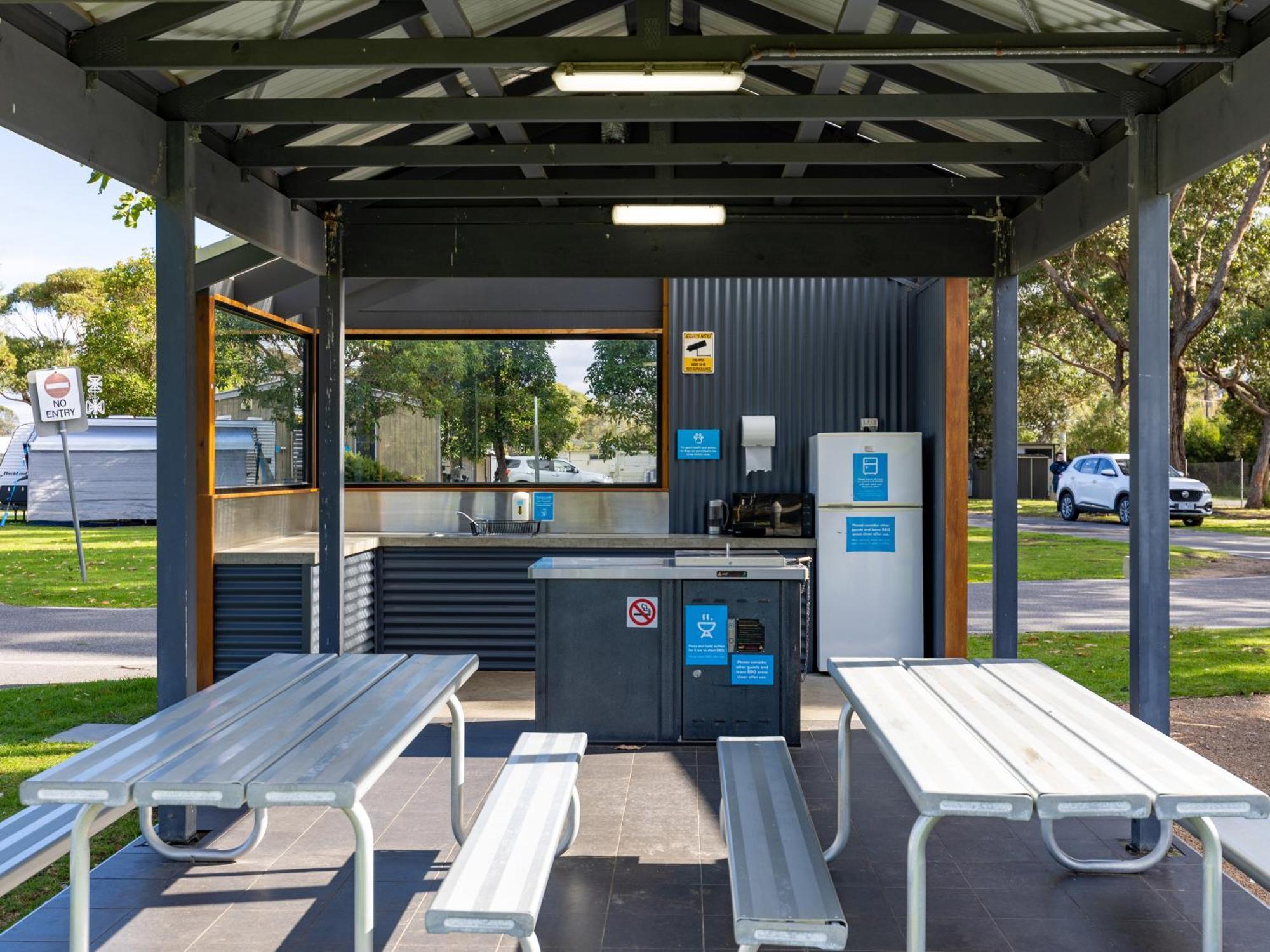 Nrma Eastern Beach Holiday Park 4*